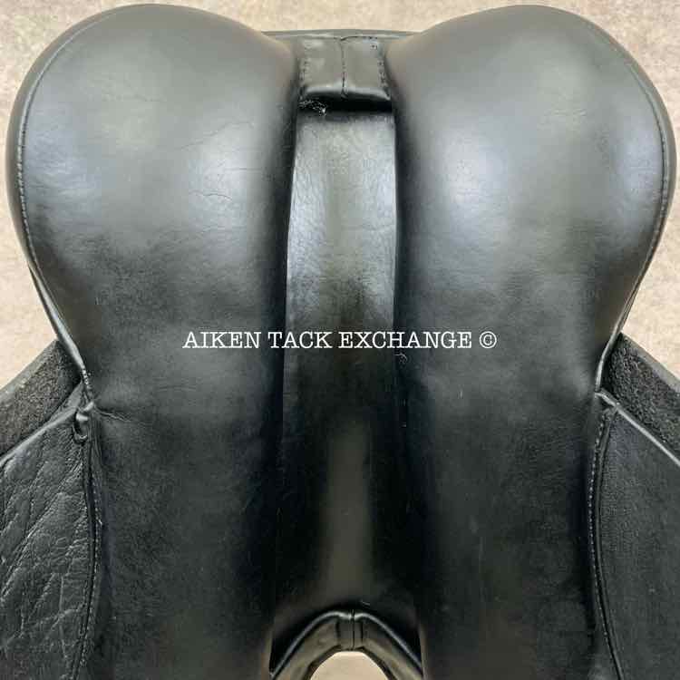 **SOLD** Cynron Dressage Saddle, 17.5" Seat, Medium Wide Tree, Wool Flocked Panels, Buffalo Leather
