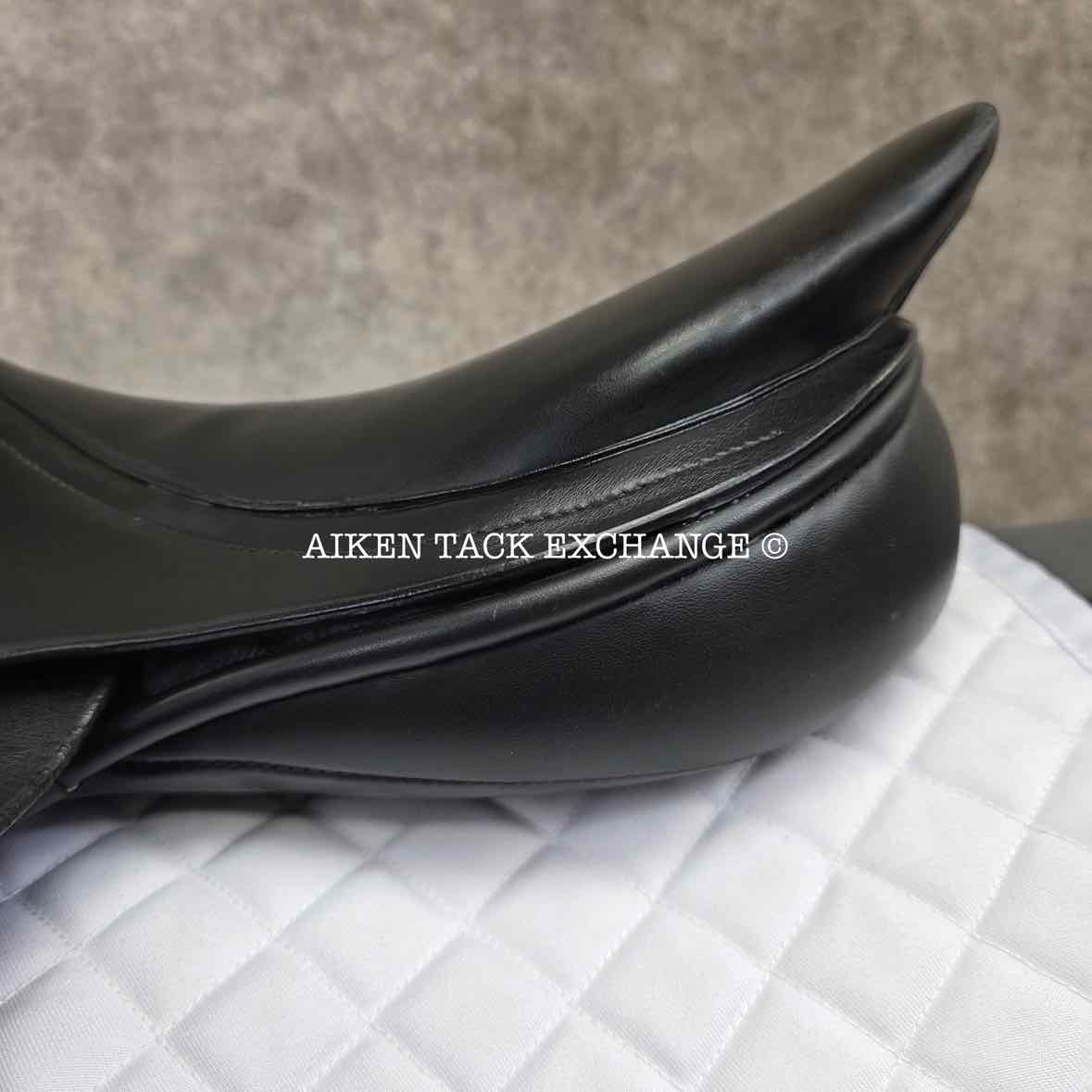 **SOLD** 2001 Albion Kontrol Close Contact Jump Saddle, 17.5" Seat, Medium Narrow Tree, Wool Flocked Panels