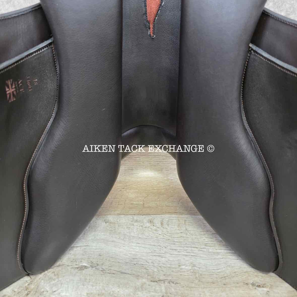 2022 Aviar Ace Close Contact Jump Saddle, 18" Seat, Adjustable Flex Tree, Foam Panels