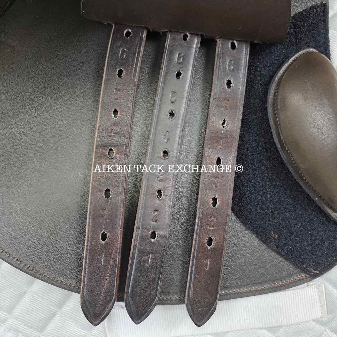 2022 Aviar Ace Close Contact Jump Saddle, 18" Seat, Adjustable Flex Tree, Foam Panels