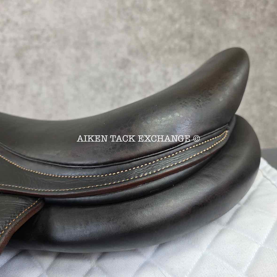2015 Voltaire Stuttgart Jump Saddle, 17.5" Seat, 3AA Flap, Medium Wide Tree, PRO Panels, Full Buffalo Leather