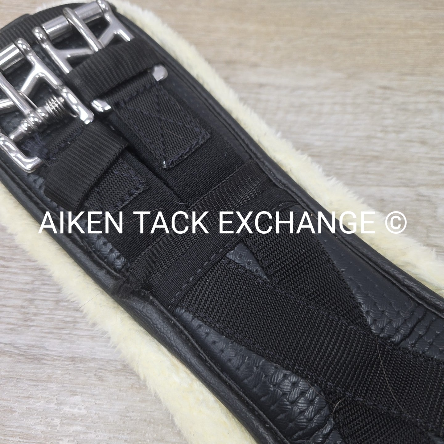 Lettia Memory Foam Sherpa Fleece Clik Dressage Girth, Black, 22"