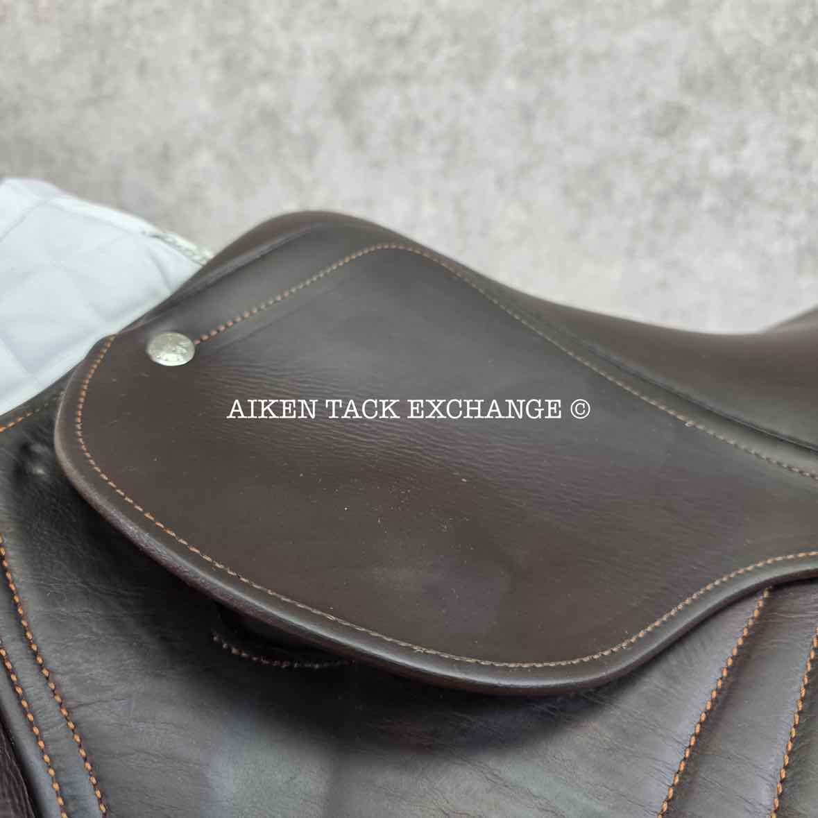 **SOLD** 2015 CWD SE01 Close Contact Jump Saddle, 17" Seat, 1L Flap, Medium Tree, Foam Panels, Full Buffalo Leather