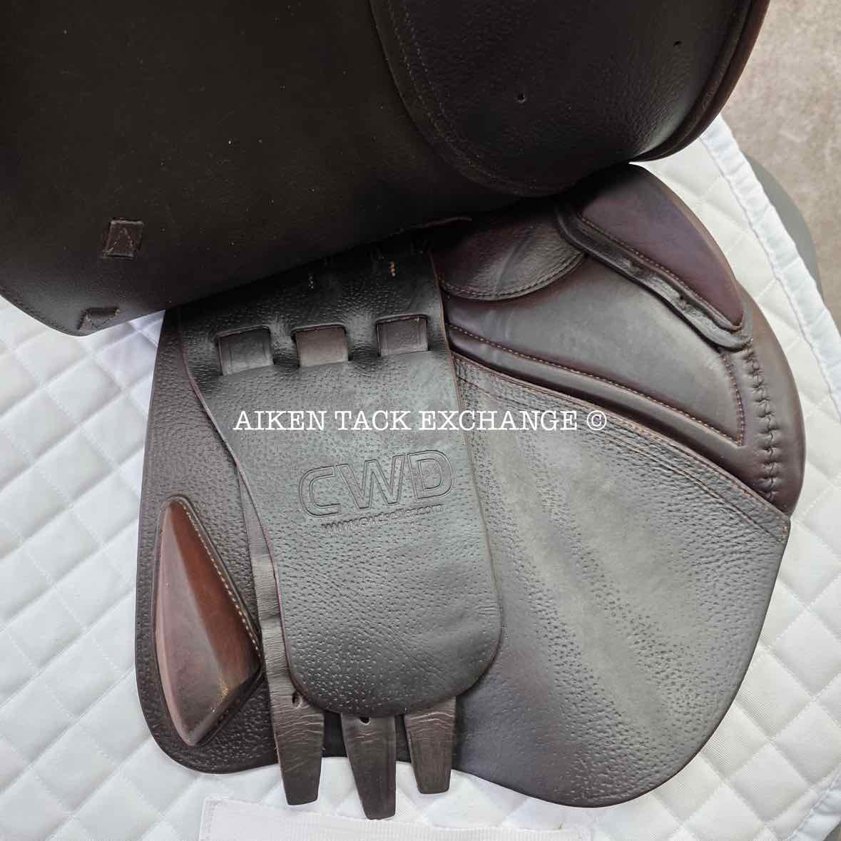 2010 CWD SE01 Close Contact Jump Saddle, 17" Seat, 3L Flap, Medium Wide Tree, Foam Panels