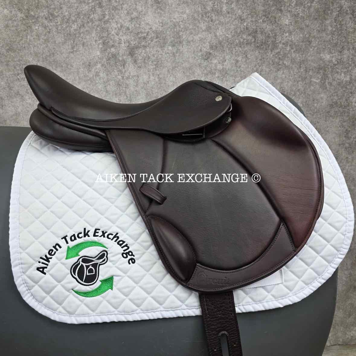 2019 Circuit by Dover Saddlery Premier Monoflap Jump Saddle, 17" Seat, Medium Wide Tree, Wool Flocked Panels