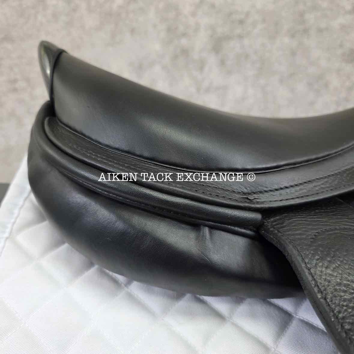 2018 CWD SE25 2GS Close Contact Jump Saddle, 18" Seat, 2C Flap, Medium Tree, Wool Flocked Panels