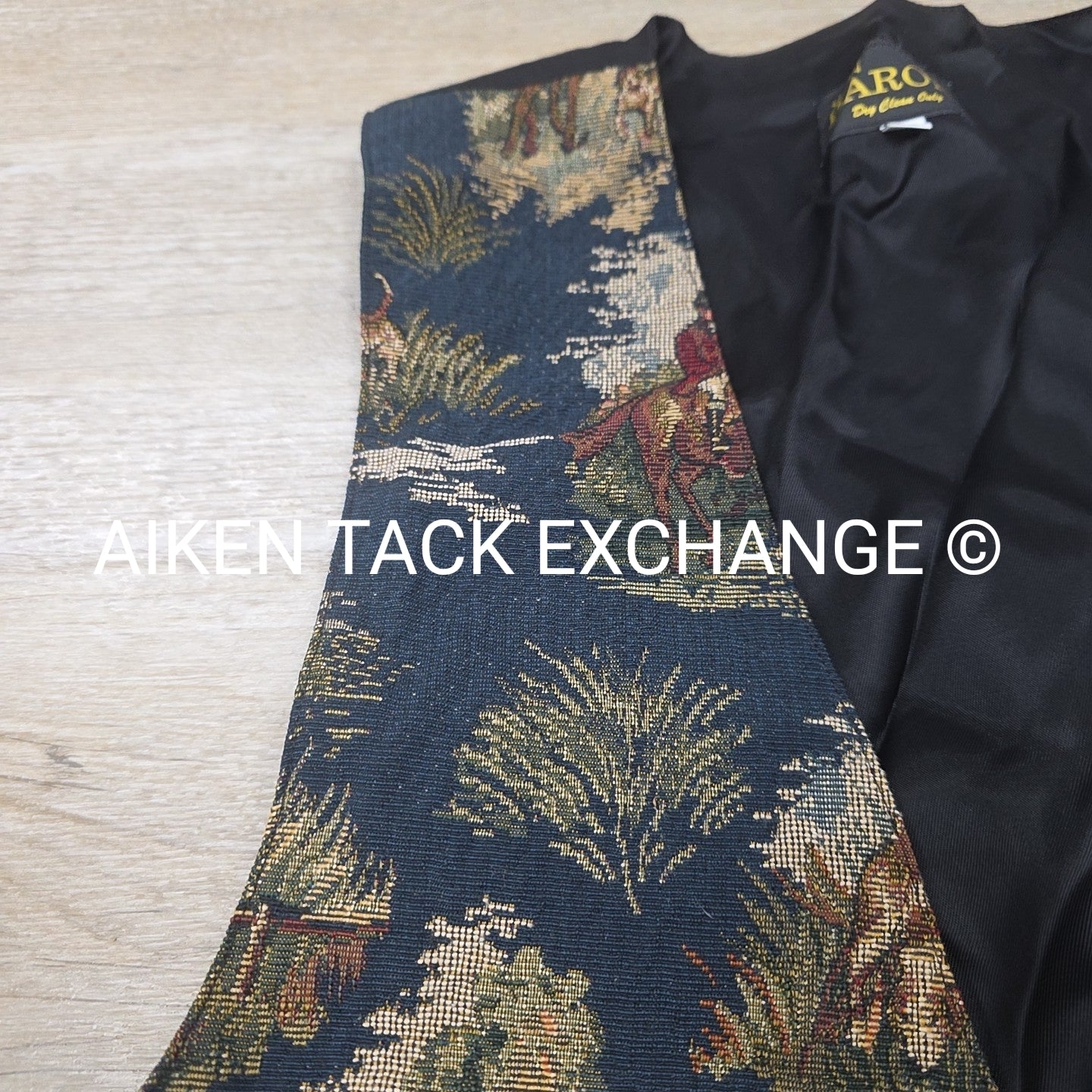 Von Baron Vest w/ Hunt Scene, Women's XLarge