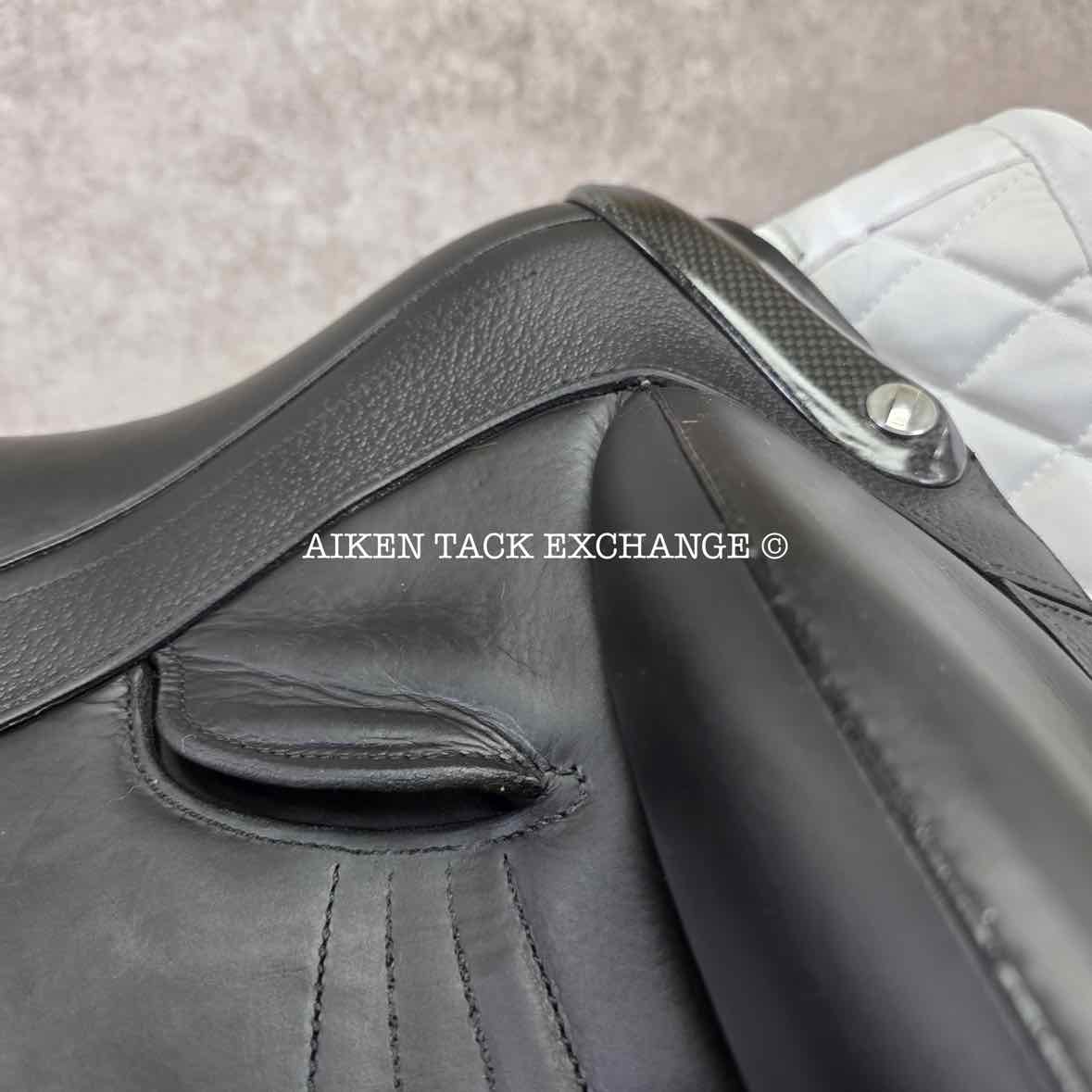 2017 Devoucoux Makila Harmonie Dressage Saddle, 17.5" Seat, Medium Tree, D3D Panels, Full Buffalo Leather