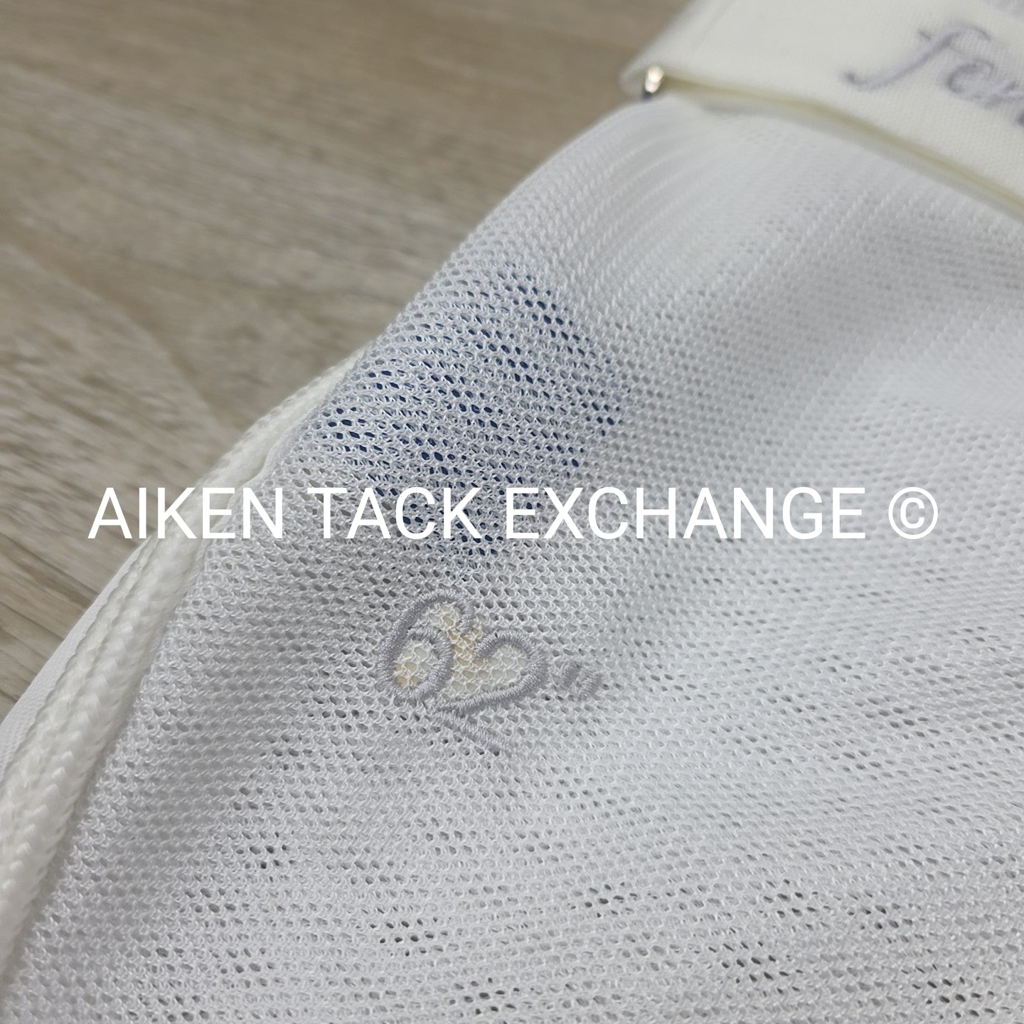 Fenwick Equestrian BodyGuard Mesh Cooler, White (has some marks) 62"