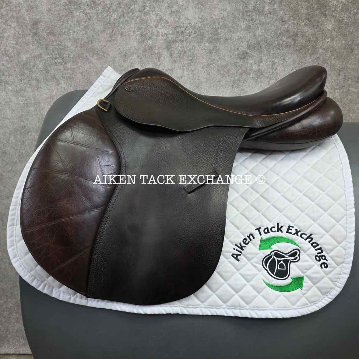 **SOLD** 2007 Saddler's Bench Killington III Jump Saddle, 17.5" Seat. Medium Wide Tree, Wool Flocked Panels