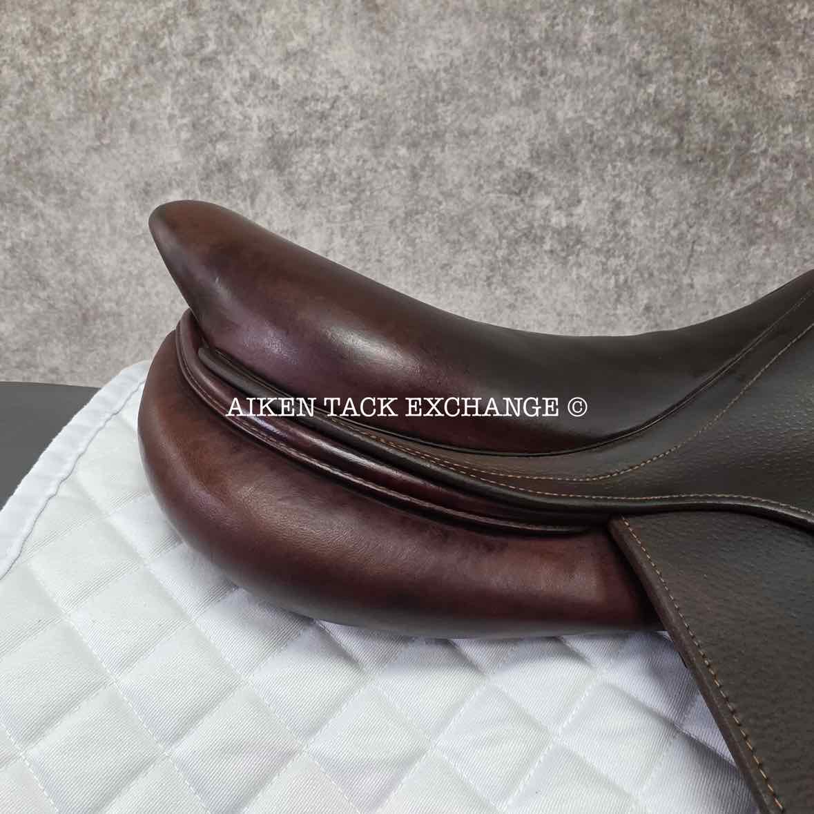 2016 CWD SE03 Close Contact Jump Saddle, 17" Seat, 2L Flap, Medium Wide Tree, Foam Panels