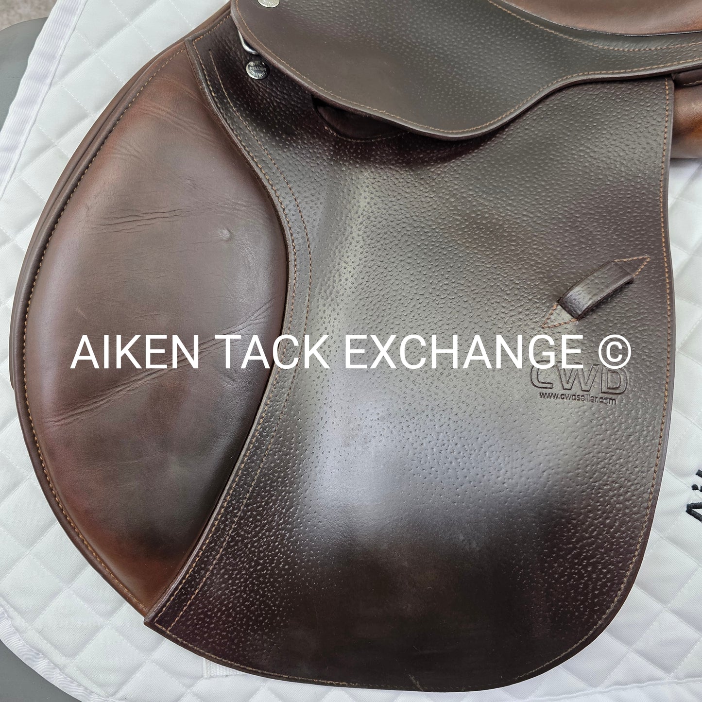 **SOLD** 2012 CWD SE02 Close Contact Jump Saddle, 16.5" Seat, 2L Flap, Medium Tree, Foam Panels