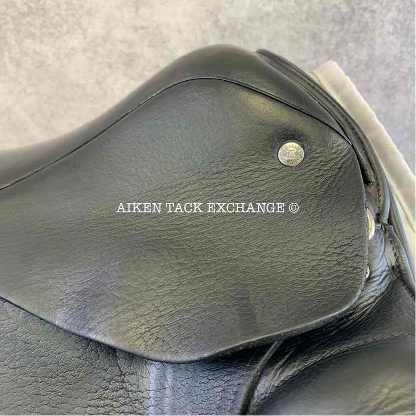 **SOLD** 2004 Custom Saddlery VLX Dressage Saddle, 17.5" Seat, Adjustable Tree, Wool Flocked Panels, Buffalo Leather