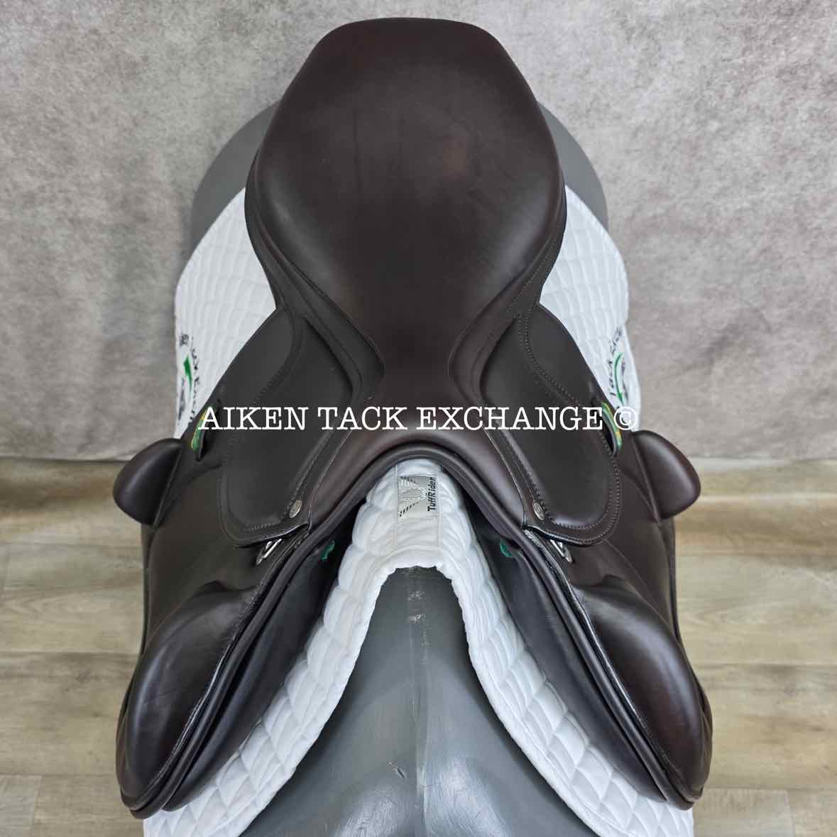 **SOLD** 2023 Amerigo Vega Salto Monoflap Jump Saddle, 17" Seat, Medium Tree, Wool Flocked Panels