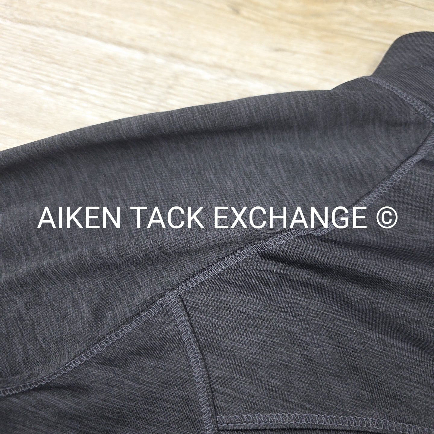 Layer 8 Long Sleeve Light Weight Pull Over, Size Medium