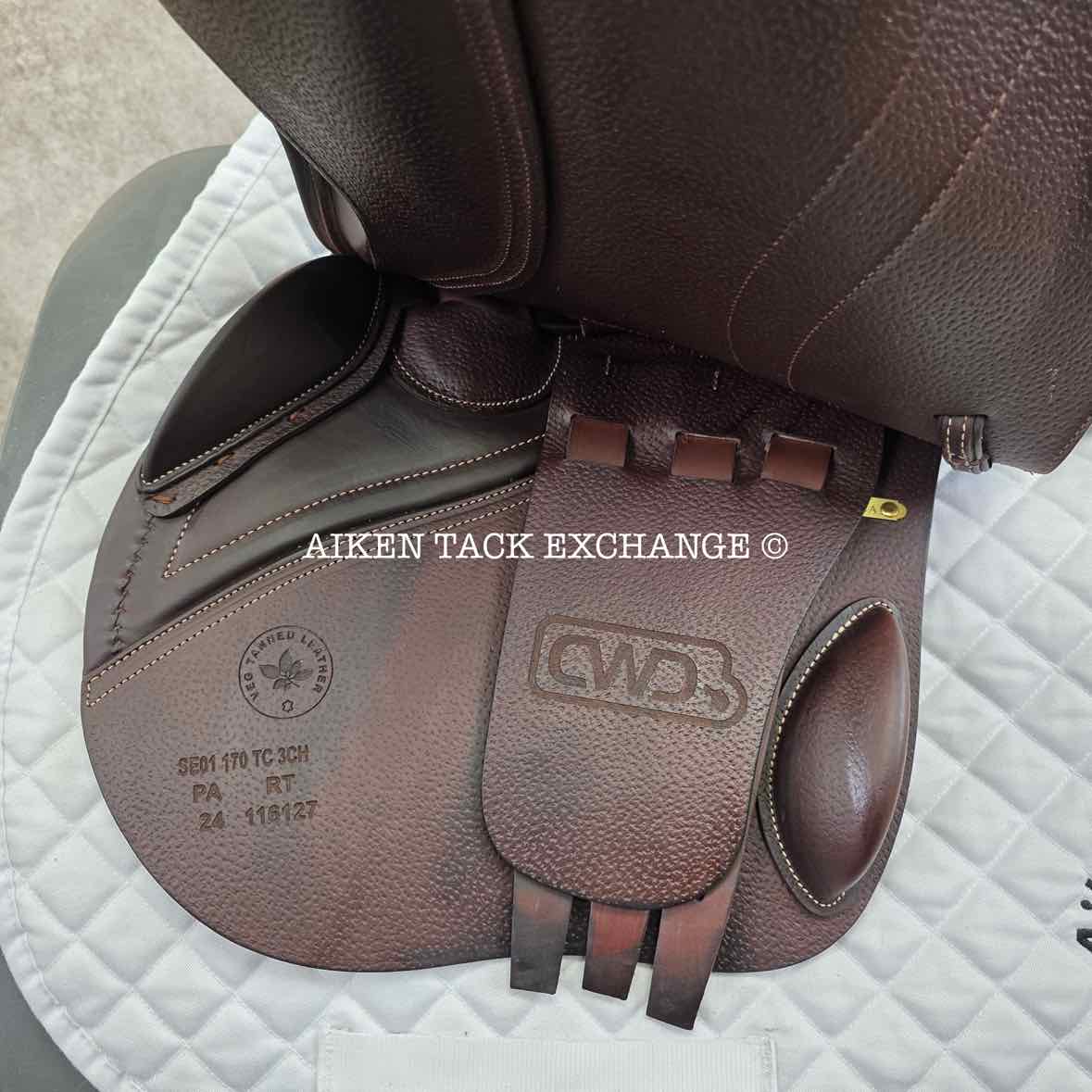 2024 CWD SE01 Close Contact Jump Saddle, 17" Seat, 3CH Flap, Medium Tree, Foam Panels, Full Buffalo Leather