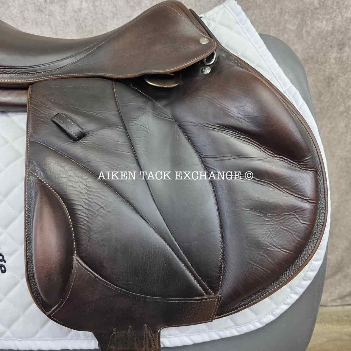 2014 Voltaire Lexington Monoflap Jump Saddle, 18.5" Seat, 3AA Flap, Medium Wide Tree, Foam FIN Panels