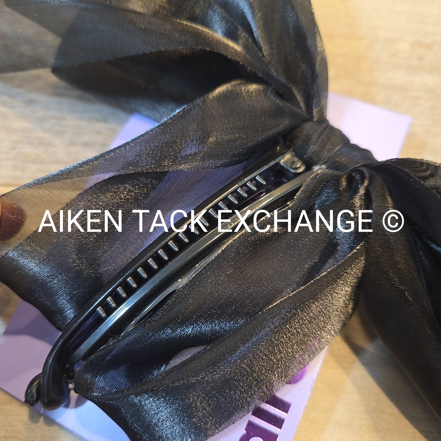 Claire's Hair Bundle - 1 Scrunchie, 3 Hair Clips