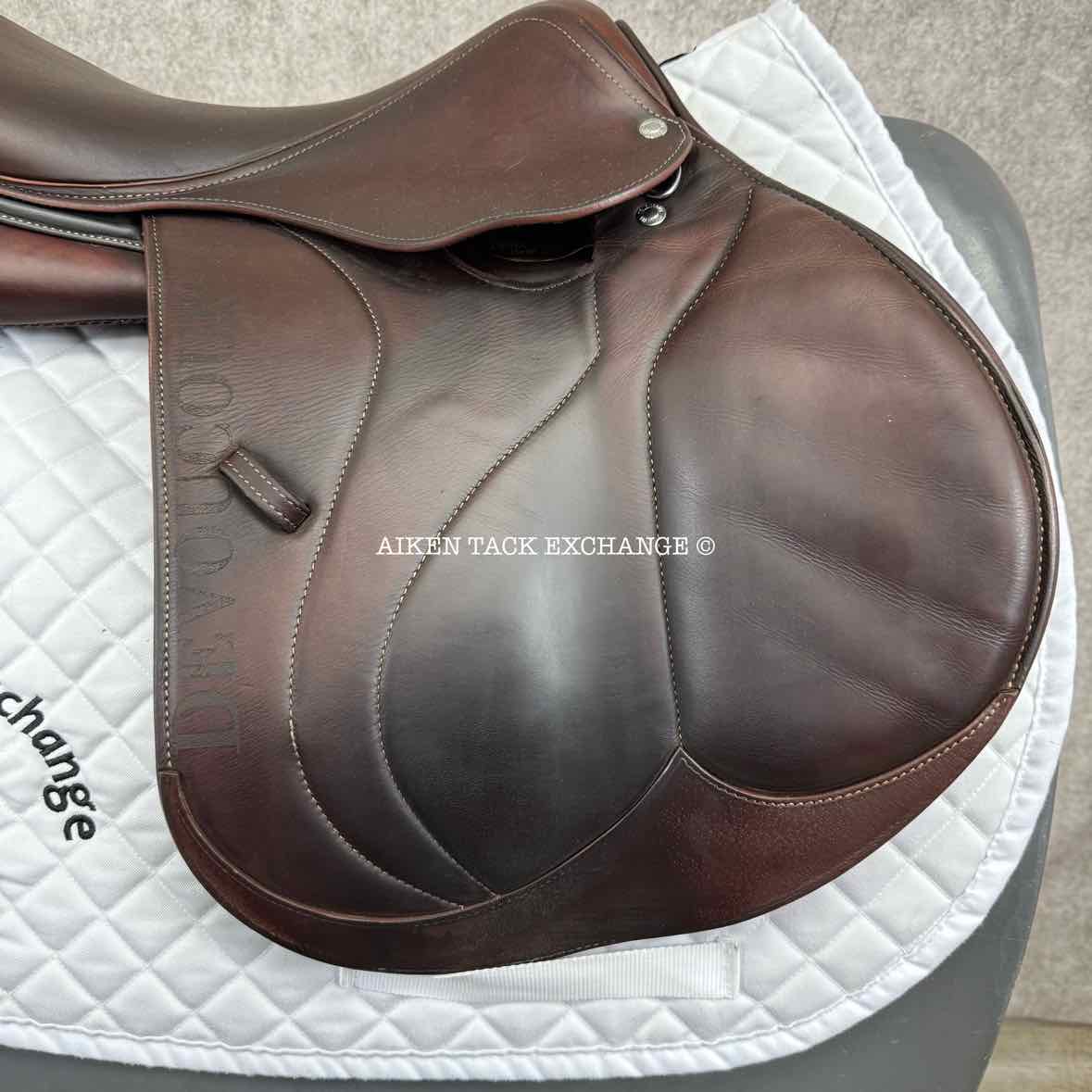 2022 Devoucoux Biarritz S Close Contact Jump Saddle, 17.5" Seat, 2AA Flap, Medium Tree, D3D Panels, Full Buffalo Leather