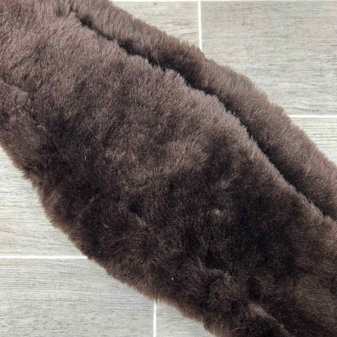 CAS Equestrian Sheepskin Girth, Brown, 20"