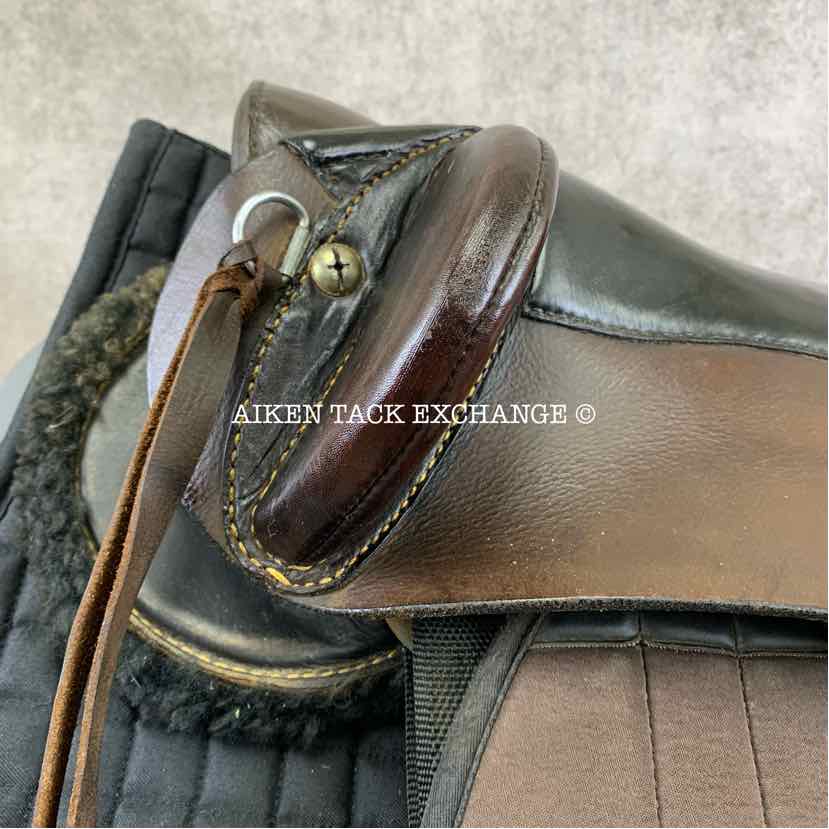 **SOLD** Unknown Brand Endurance Saddle, 17.5" Seat, Auto-Adjusting Tree with Flex Panels