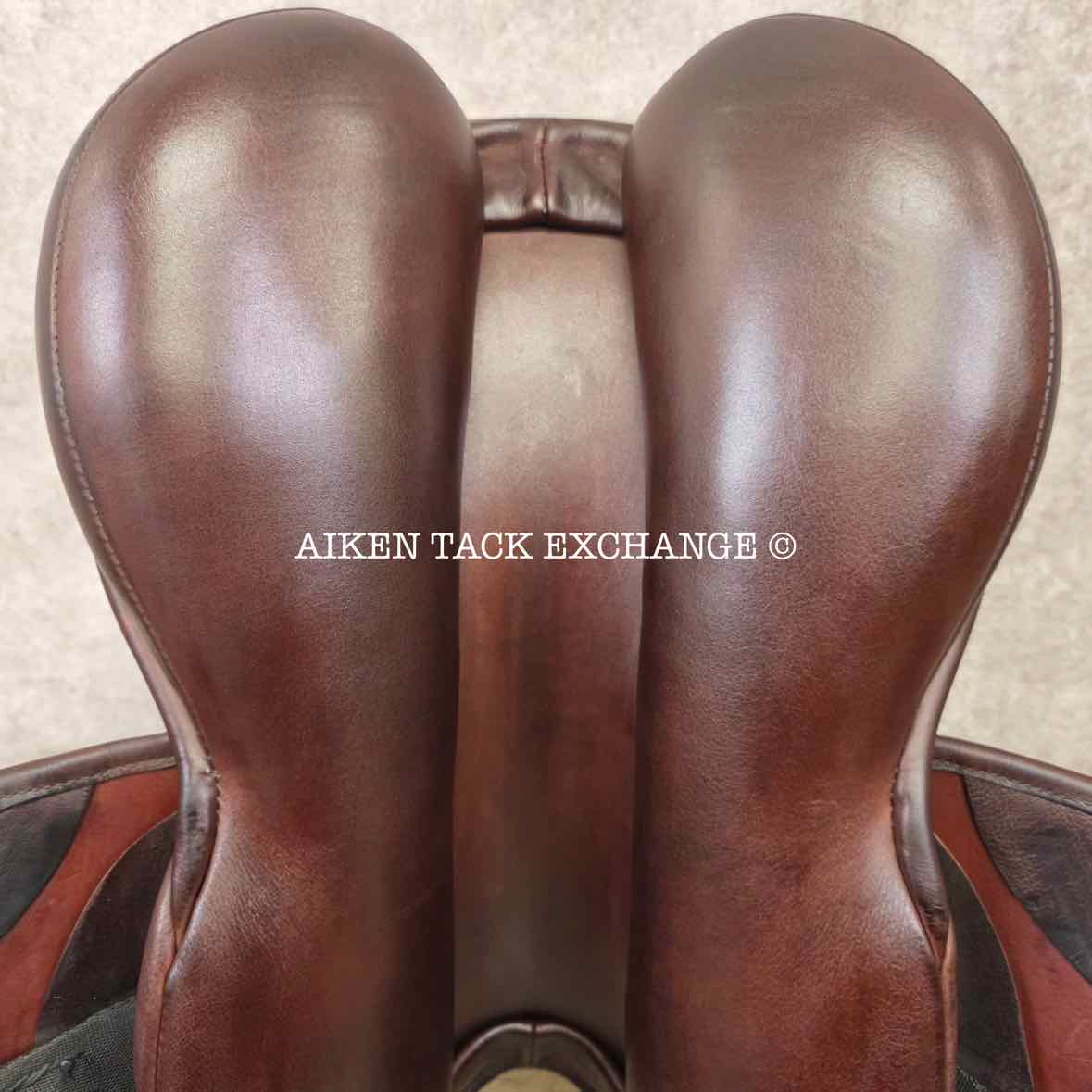 **SOLD** 2021 County Solution Monoflap Jump Saddle, 17.5" Seat, Medium Narrow Tree, Wool Flocked Panels
