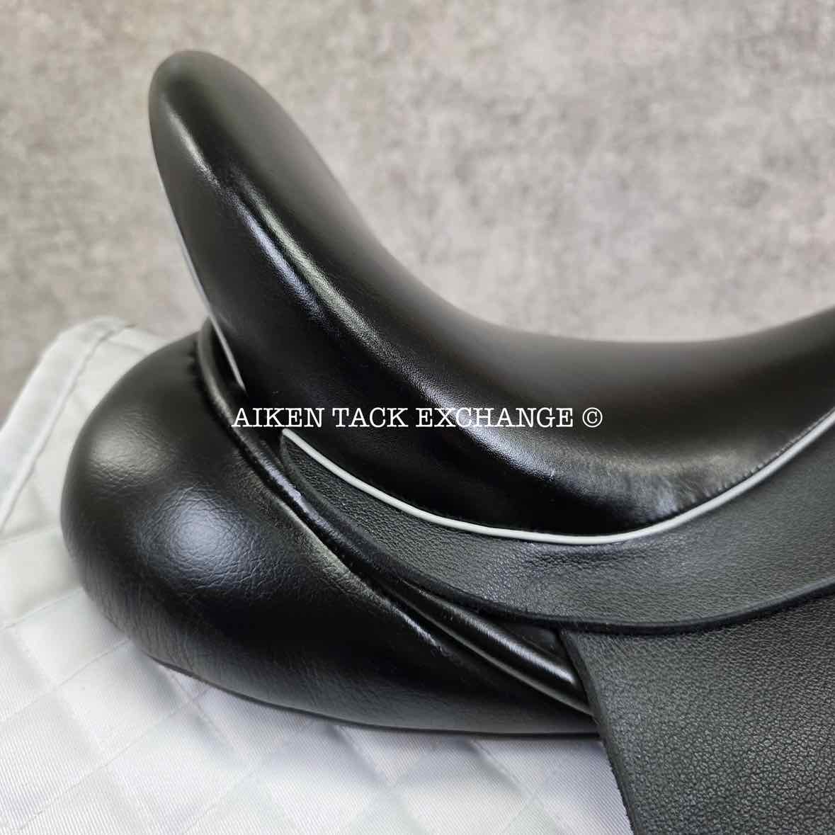 **On Trial** 2023 Custom Saddlery Wolfgang Solo Dressage Saddle, 17.5" Seat, Adjustable Tree, Wool Flocked Panels