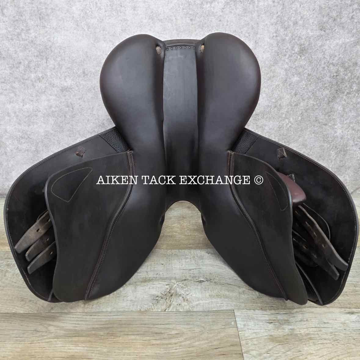 **SOLD** 2012 CWD SE02 Close Contact Jump Saddle, 17" Seat, 1C Flap, Medium Tree, Foam Panels