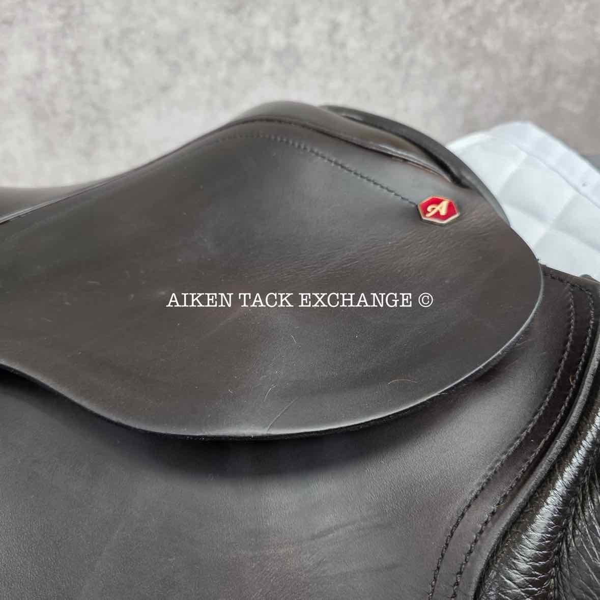 **On Trial** Albion Legend K2 Jump Saddle, 17.5" Seat, Wide Tree, Wool Flocked Panels