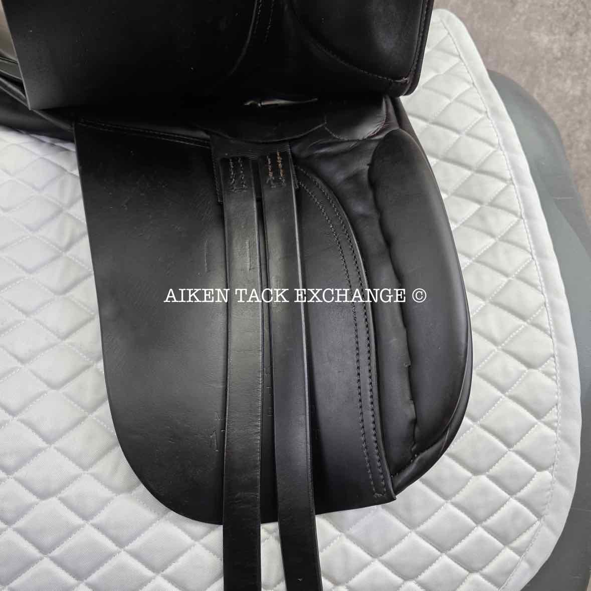 County Competitor Dressage Saddle, 17" Seat, Medium Narrow Tree, Wool Flocked Panels