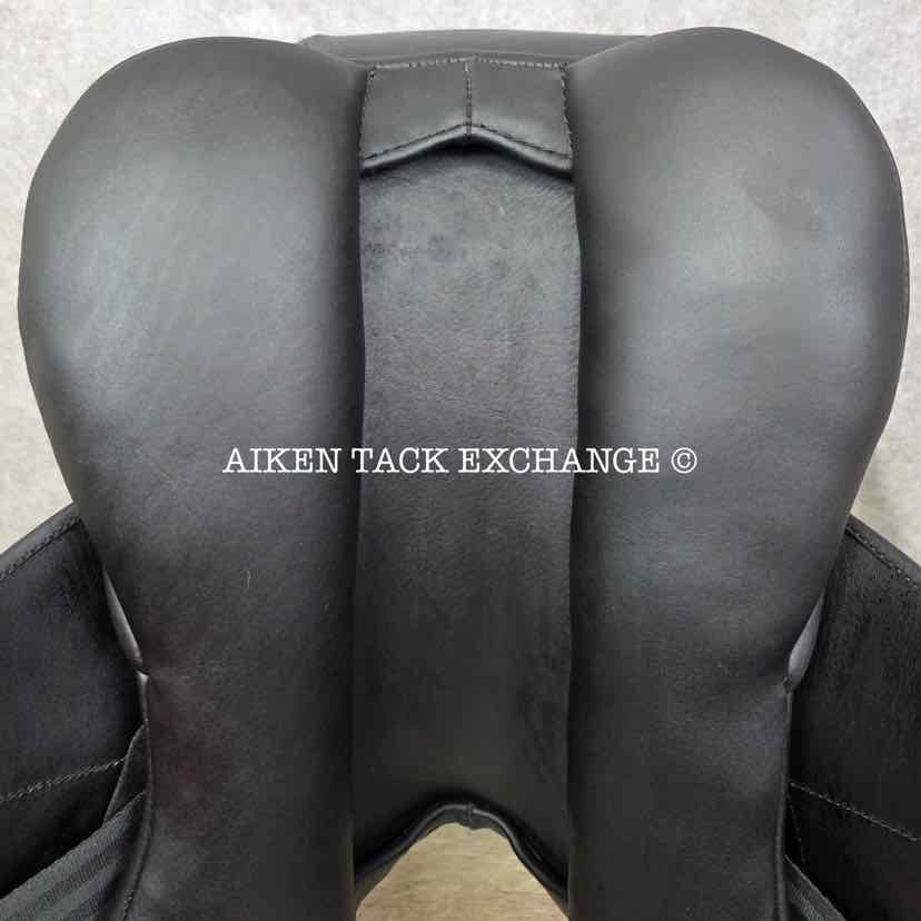 2022 Circuit by Dover Saddlery Premier Monoflap Jump Saddle, 17" Seat, Medium Wide Tree, Wool Flocked Panels