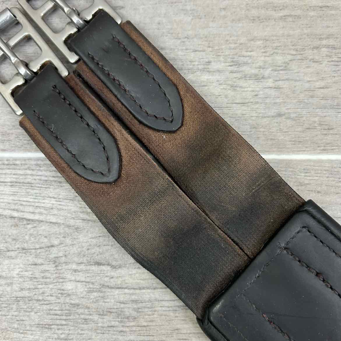 Country Logic Shoulder Relief Anatomic Girth, Brown, 48"
