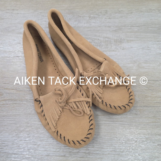 Minnetonka Kilty Hardsole Moccasins, Women's 10