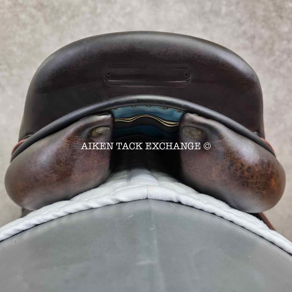 2011 Voltaire Palm Beach Close Contact Jump Saddle, 17.5" Seat, 2A Flap, Medium Wide Tree, PRO Panels, Full Buffalo Leather