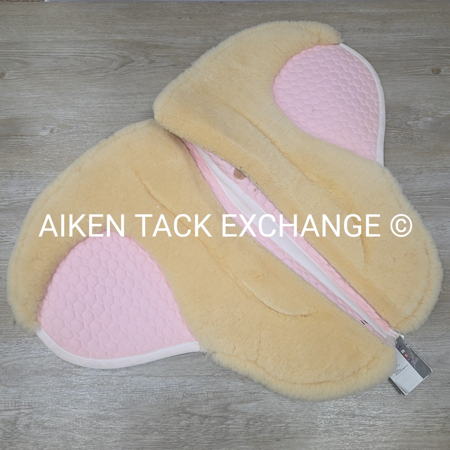 Mattes Sheepskin Saddle Pad for Treeless Saddle, Size Medium