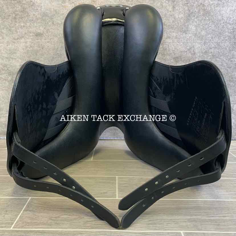 **SOLD** 2018 Stubben Centurion Monoflap Dressage Saddle, 17.5" Seat with Biomex, Short Flap, 27 cm Tree - Narrow, Wool Flocked Panels