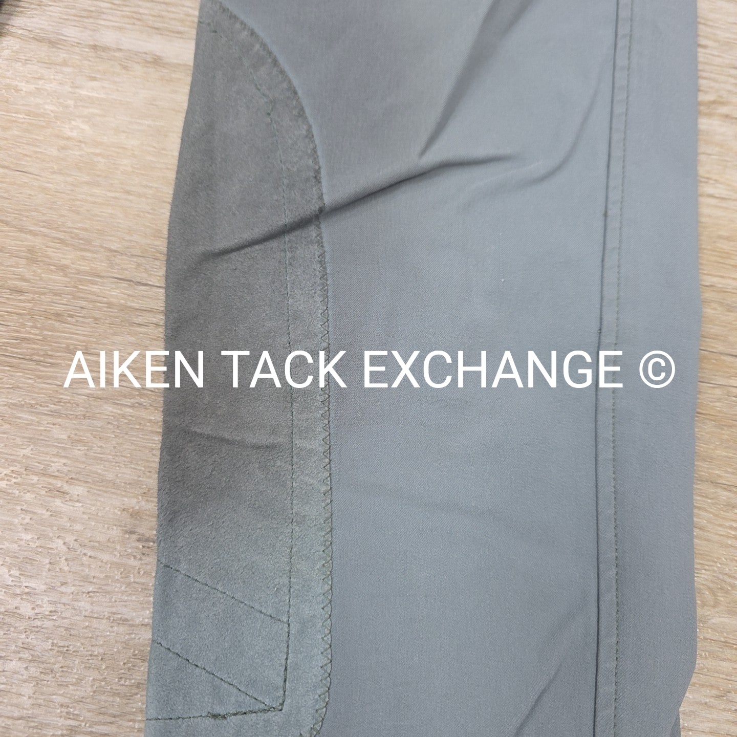 Tailored Sportsman Trophy Hunter Knee Patch Breeches, Size 28