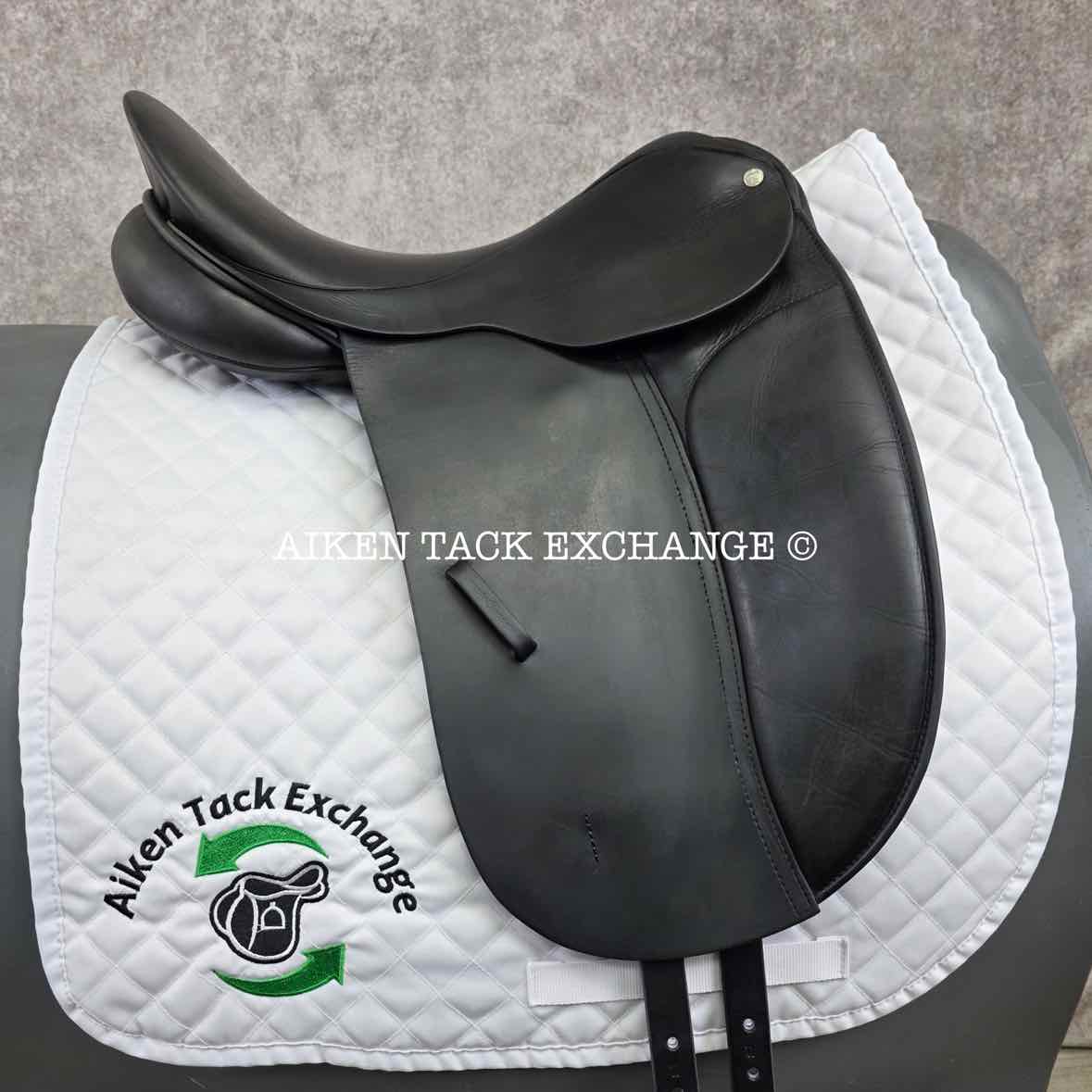 1995 County Competitor Dressage Saddle, 17.5" Seat, Medium Tree, Wool Flocked Panels