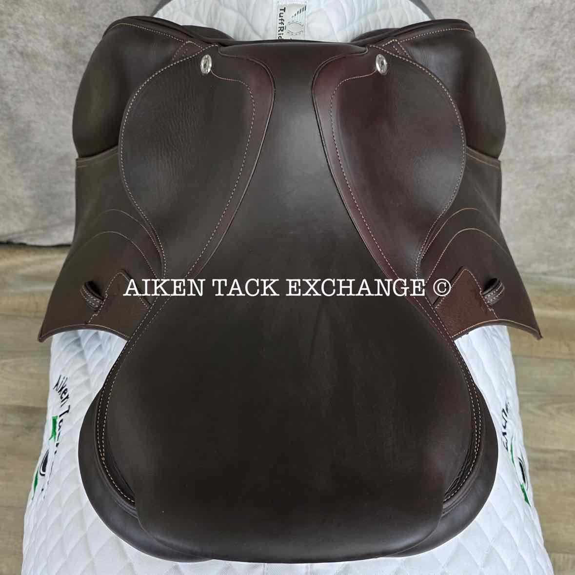 2024 CWD SE01 Close Contact Jump Saddle, 17" Seat, 3CH Flap, Medium Tree, Foam Panels, Full Buffalo Leather