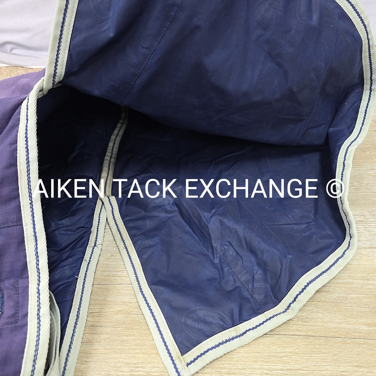 Weatherbeeta Landa High Neck Medium Weight Turnout Blanket, Size 81"