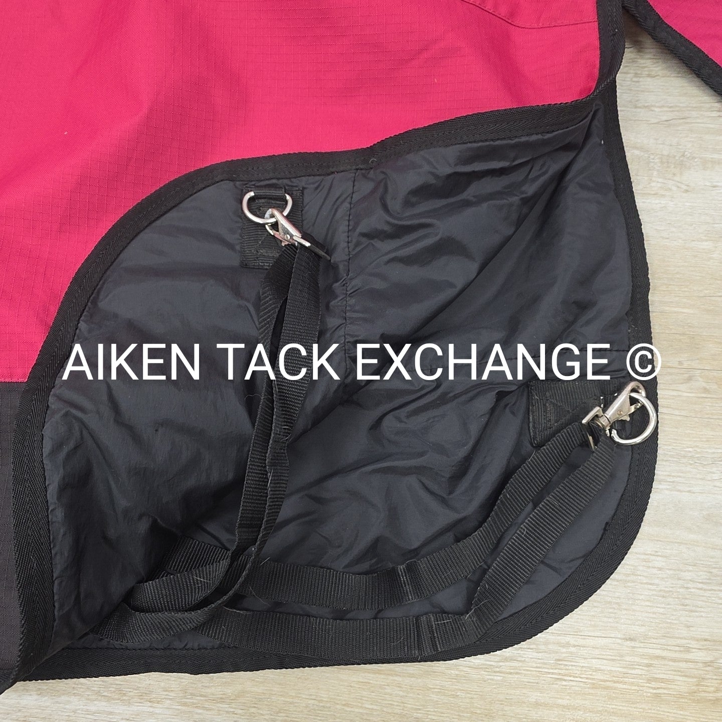 Saxon 600D Medium Turnout Blanket 78" (lining has some rips/tears)