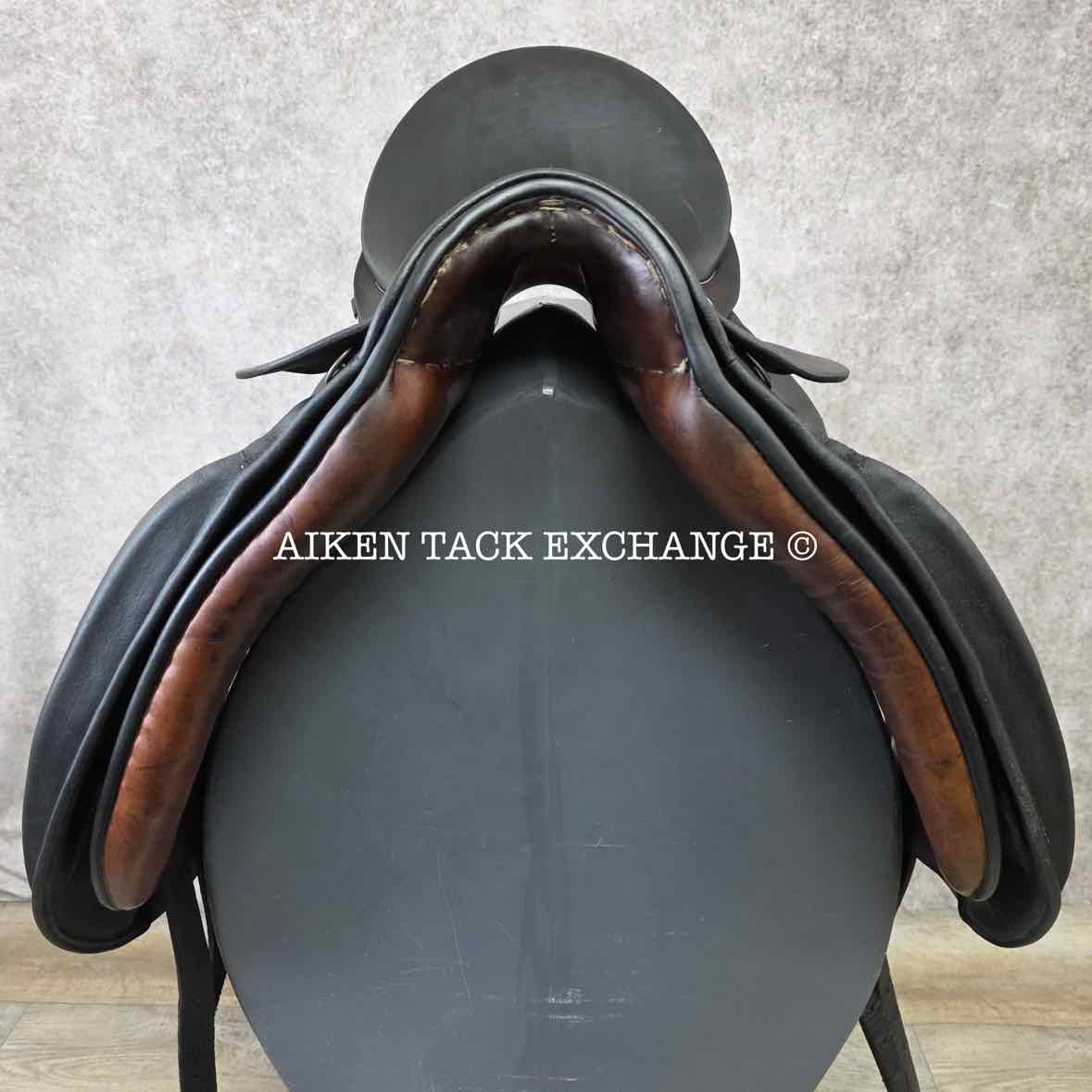 Stubben Tristan Dressage Saddle, 18" Seat, 31.5cm Tree - Medium Wide, Wool Flocked Panels