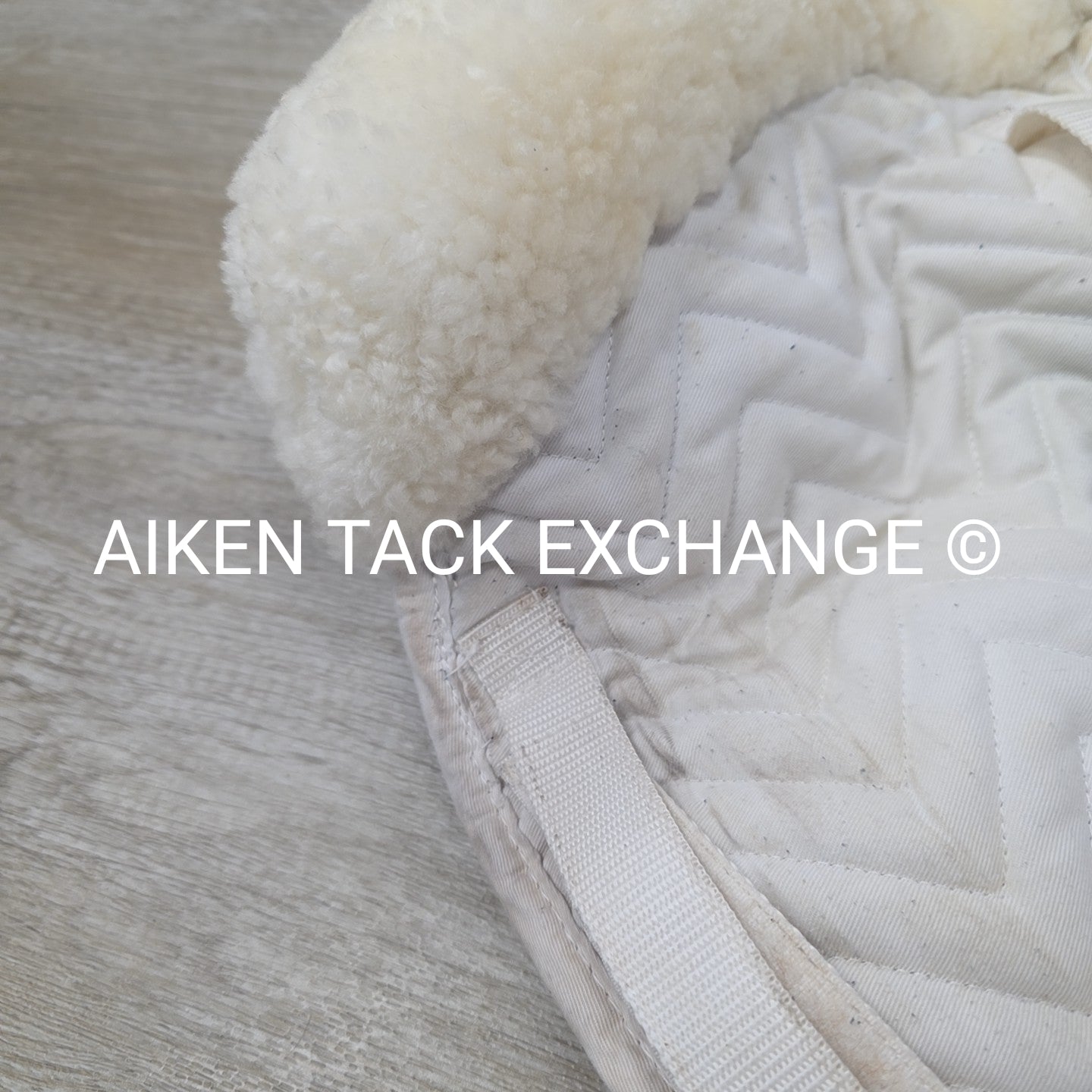 Fleeceworks Sheepskin Show Hunter Pad Partial Trim with Front Roll