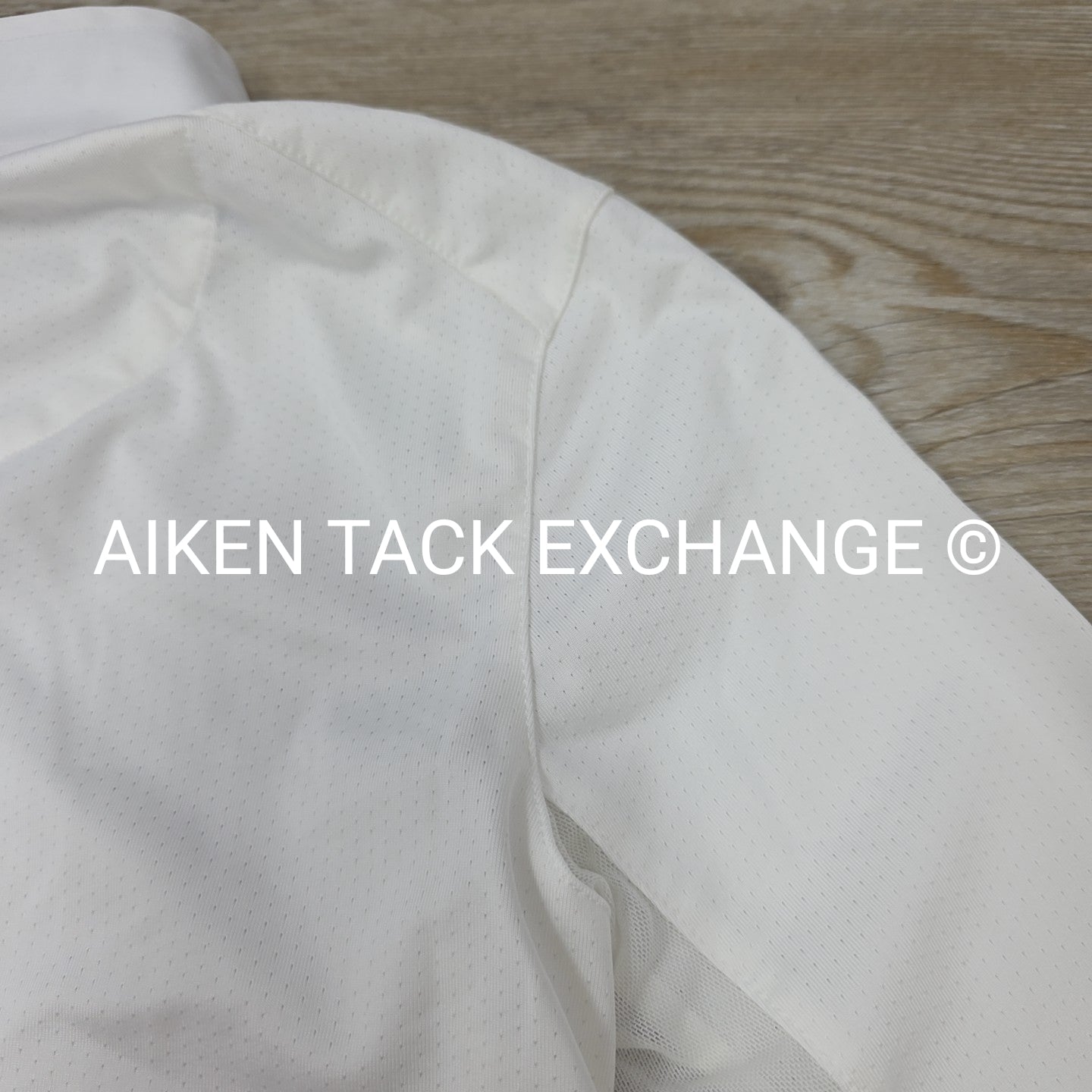 Essex Classics Talent Yarn Long Sleeve Sun Shirt Show Shirt, Size Medium