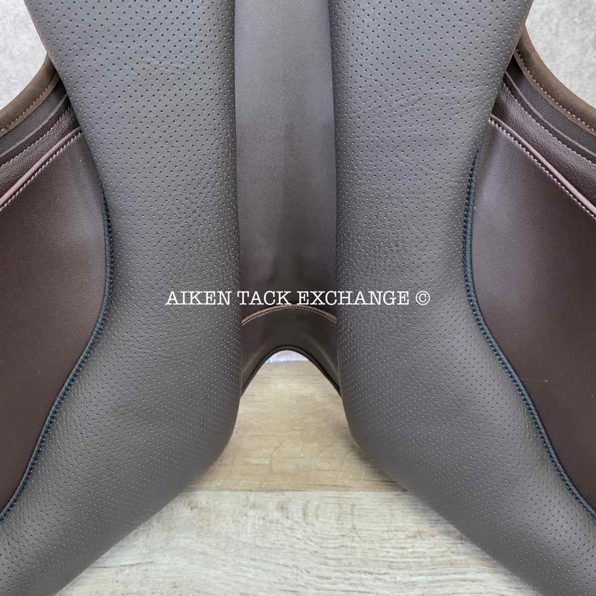 2024 Wintec Pro Endurance Saddle with HART, 18" Seat, Adjustable Tree - Changeable Gullet, CAIR Panels