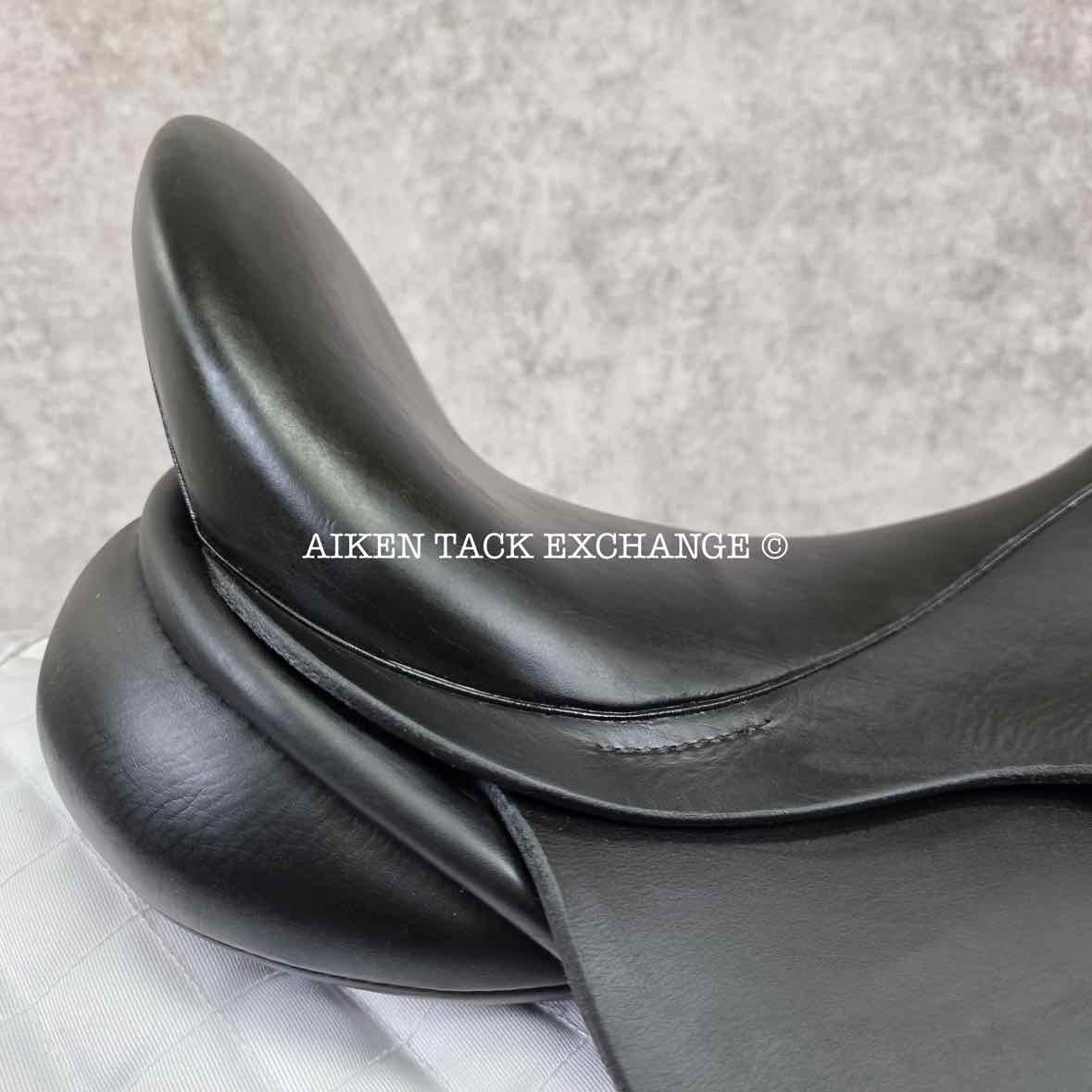 **On Trial** 2013 Lovatt & Ricketts Berkeley Dressage Saddle, 17" Seat, M/MW Tree, Wool Flocked Panels