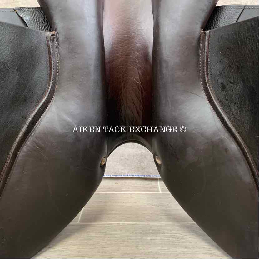 2014 CWD SE06 Close Contact Jump Saddle, 17" Seat, 3C Flap, Medium Tree, Foam Panels