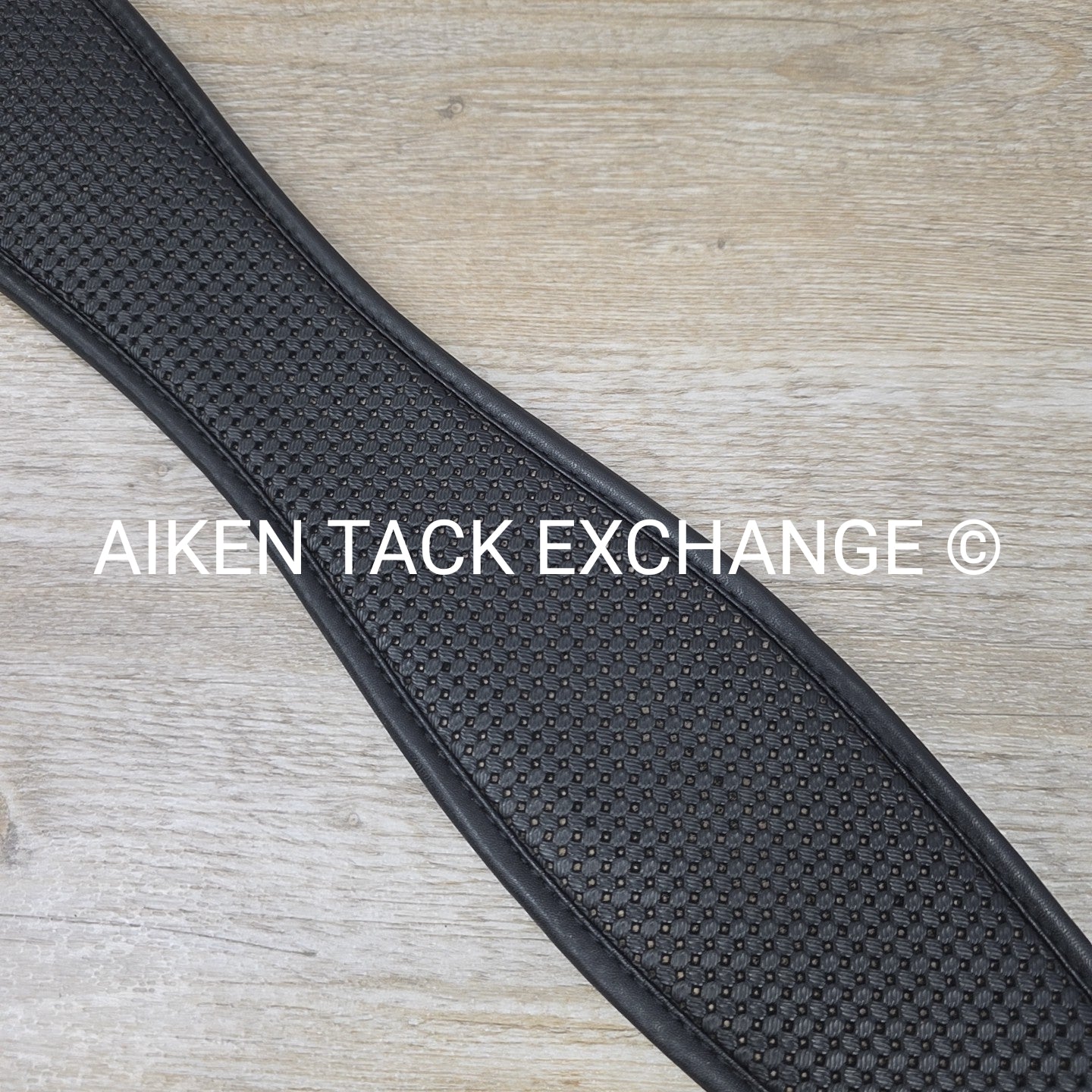 Wintec Chafeless Synthetic Girth, Black, 46"