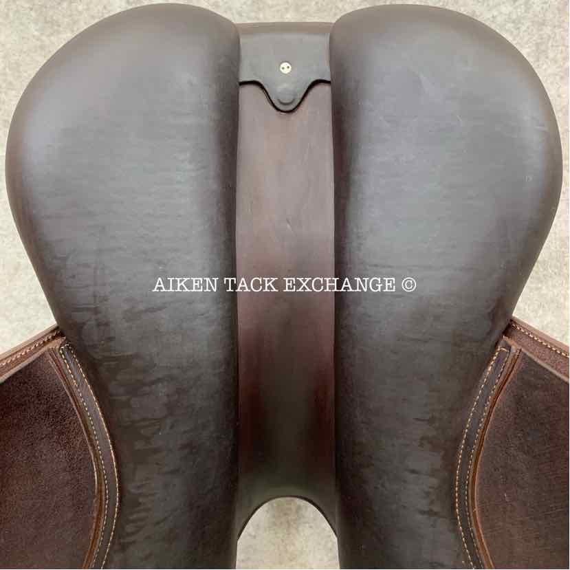 2022 CWD SE01 Close Contact Jump Saddle, 17.5" Seat, 3L Flap, Medium Tree, Foam Panels
