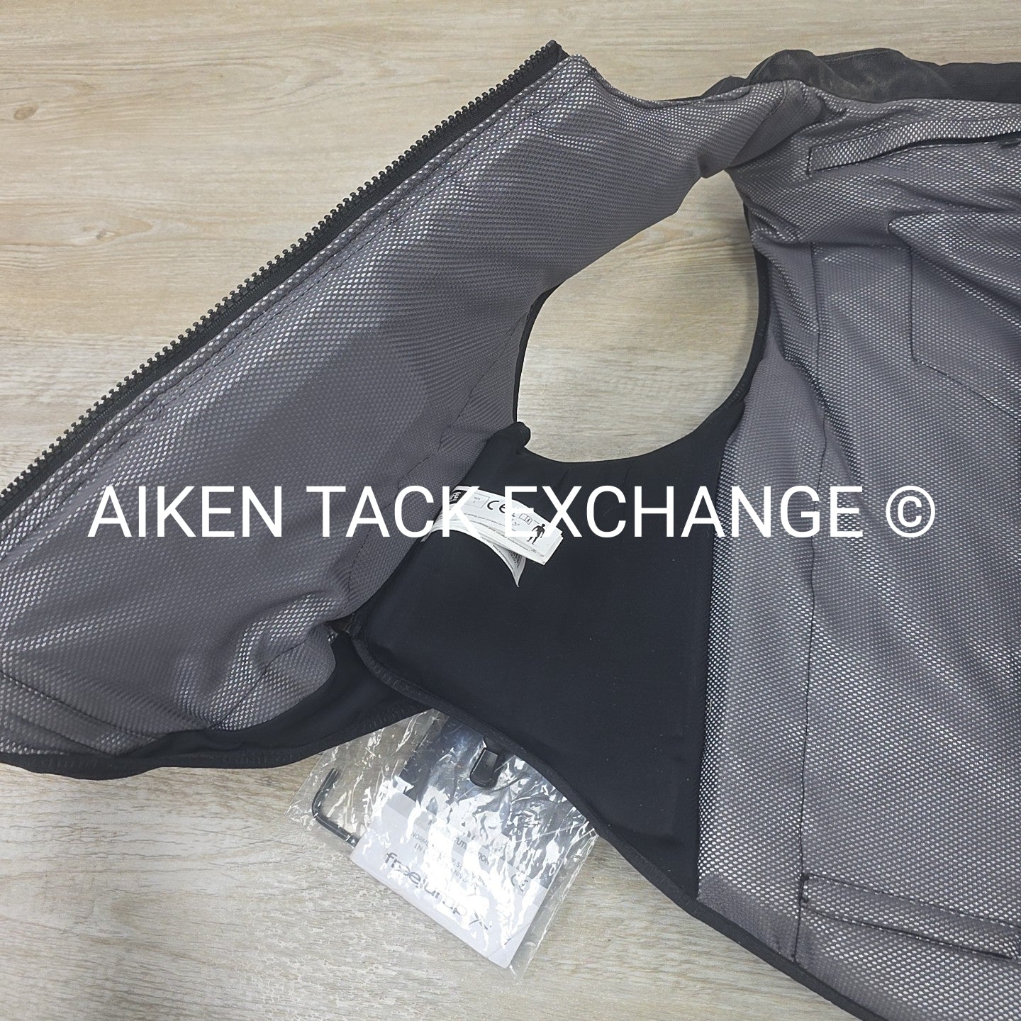 Freejump X'Air Safe Airbag Safety Vest, Size Large Regular